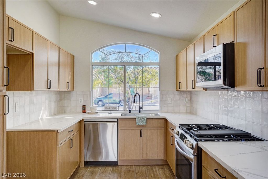 9844 Lenox Crest Place, Las Vegas, NV 89134 — exterior