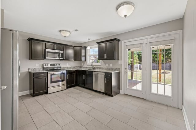 611 Hollow Crst, Clarksville, TN 37042