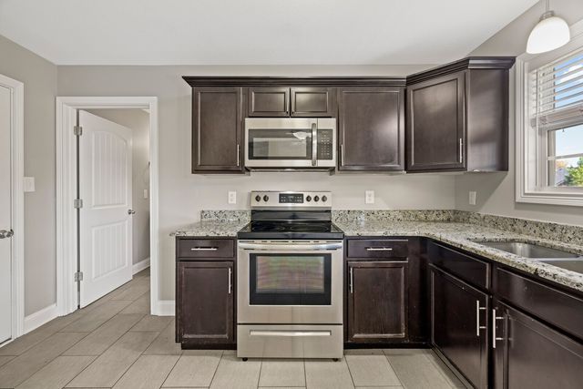 611 Hollow Crst, Clarksville, TN 37042