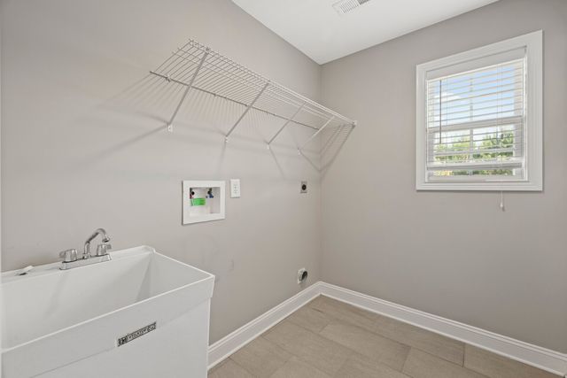 611 Hollow Crst, Clarksville, TN 37042