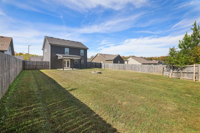 611 Hollow Crst, Clarksville, TN 37042