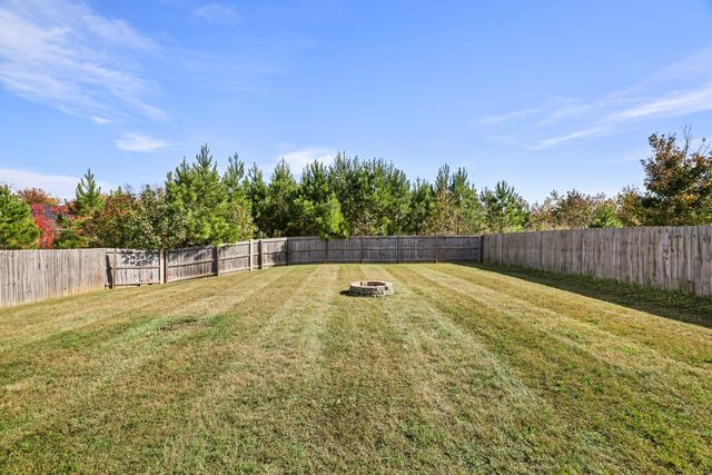 611 Hollow Crst, Clarksville, TN 37042