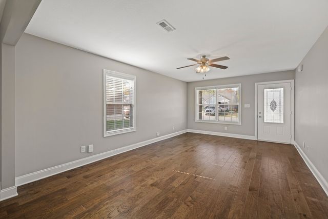 611 Hollow Crst, Clarksville, TN 37042