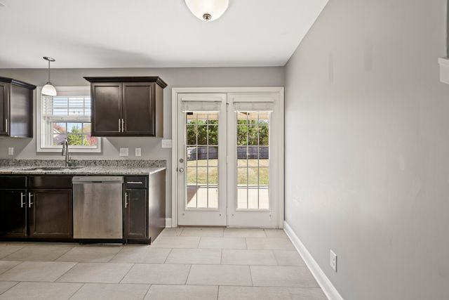 611 Hollow Crst, Clarksville, TN 37042