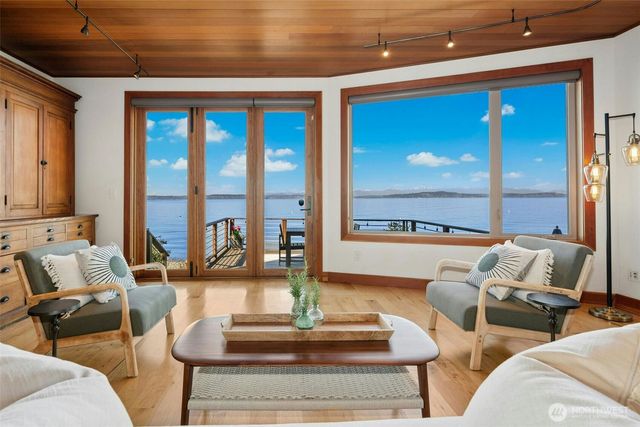 6025 Beach Drive SW, Seattle, WA 98136