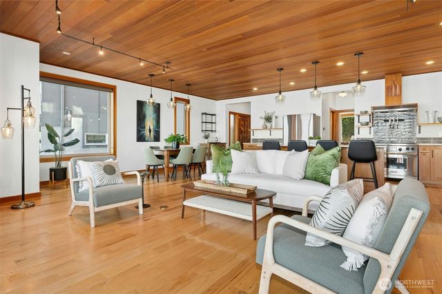 6025 Beach Drive SW, Seattle, WA 98136