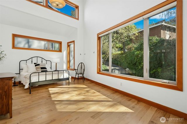 6025 Beach Drive SW, Seattle, WA 98136