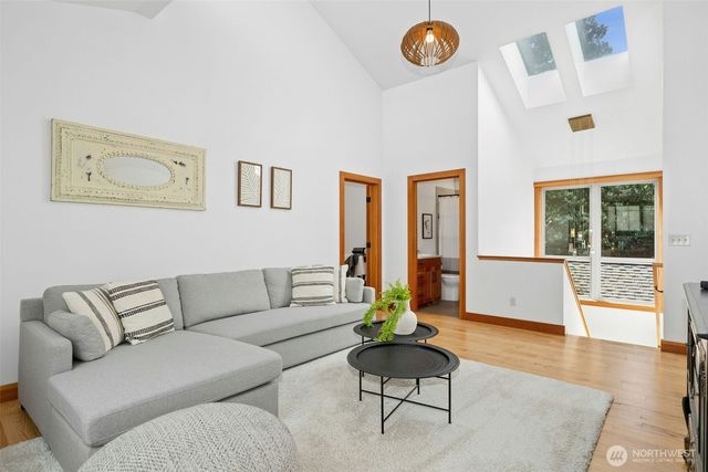 6025 Beach Drive SW, Seattle, WA 98136