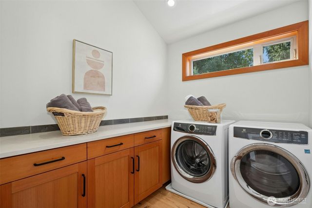 6025 Beach Drive SW, Seattle, WA 98136