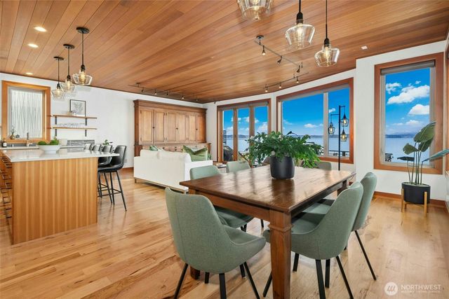 6025 Beach Drive SW, Seattle, WA 98136