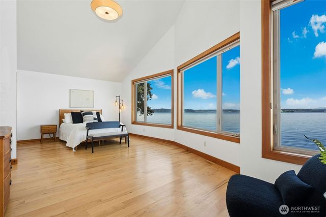 6025 Beach Drive SW, Seattle, WA 98136