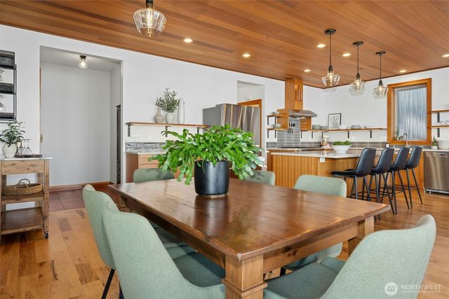 6025 Beach Drive SW, Seattle, WA 98136