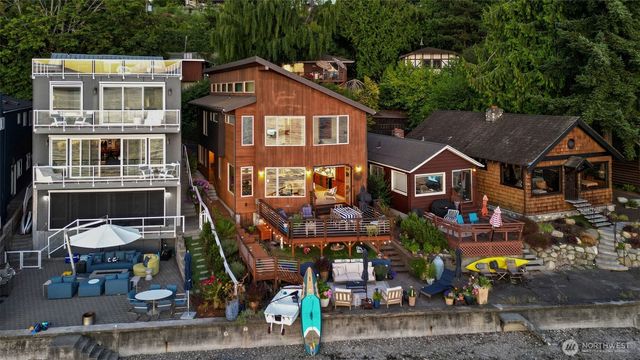 6025 Beach Drive SW, Seattle, WA 98136