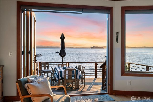 6025 Beach Drive SW, Seattle, WA 98136