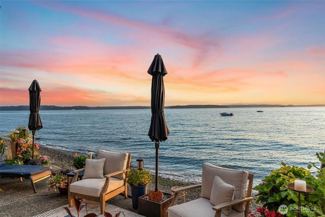 6025 Beach Drive SW, Seattle, WA 98136