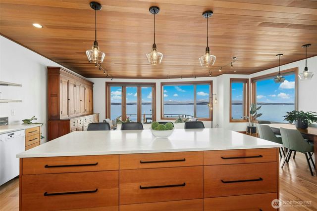 6025 Beach Drive SW, Seattle, WA 98136