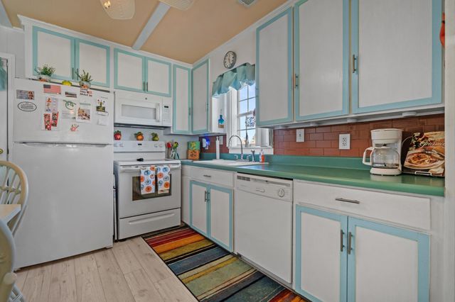 800 Perrin Dr., North Myrtle Beach, SC 29582