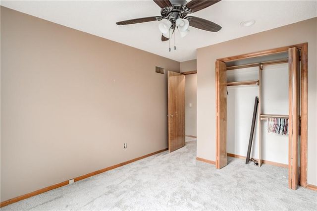 824 S Elk Lane, Bonner Springs, KS 66012