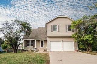 824 S Elk Lane, Bonner Springs, KS 66012