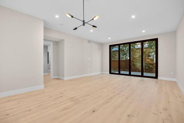 223 Hope Street, Mountain View, CA 94041