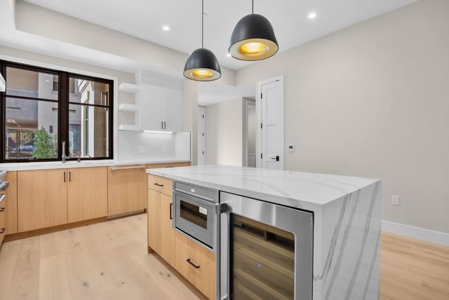 223 Hope Street, Mountain View, CA 94041
