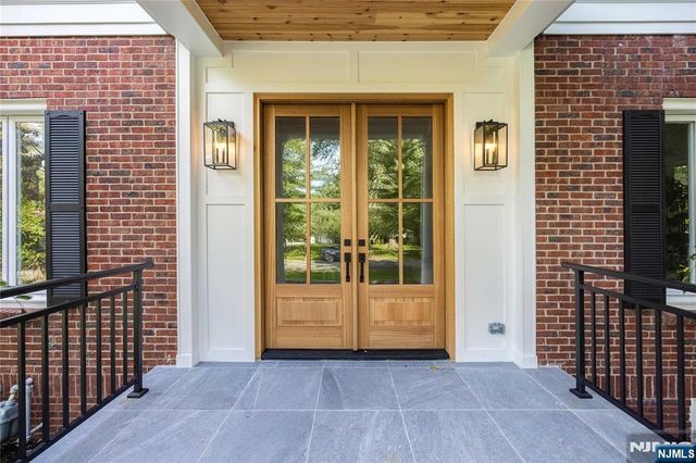 390 Harland Avenue, Haworth, NJ 07641