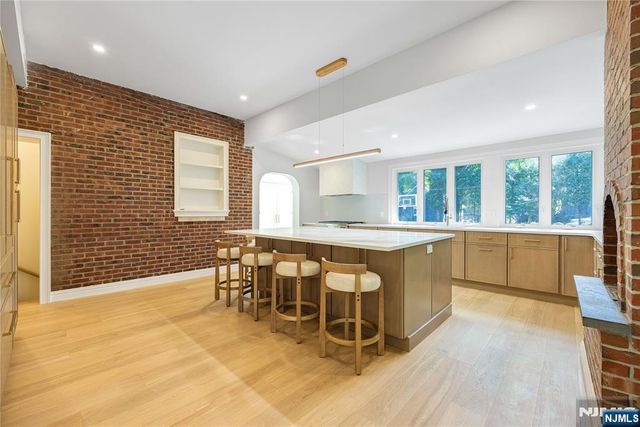 390 Harland Avenue, Haworth, NJ 07641