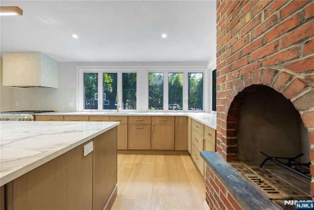 390 Harland Avenue, Haworth, NJ 07641