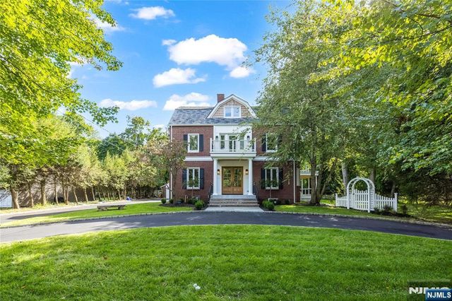 390 Harland Avenue, Haworth, NJ 07641