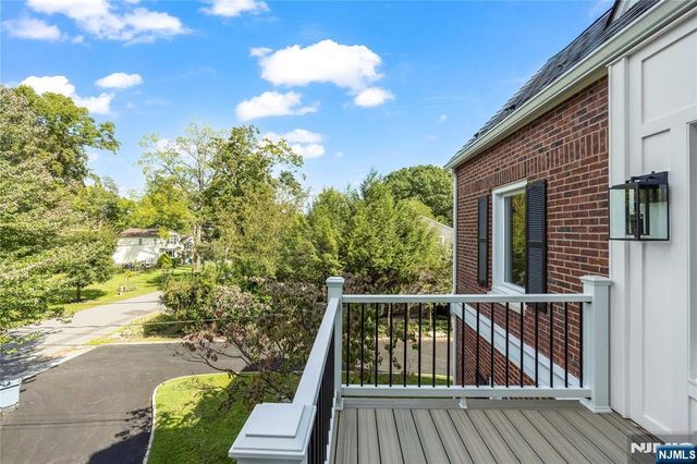 390 Harland Avenue, Haworth, NJ 07641
