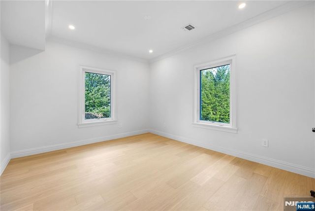 390 Harland Avenue, Haworth, NJ 07641
