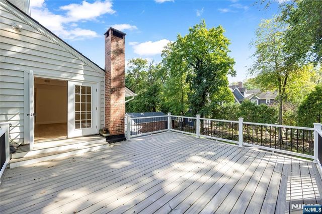 390 Harland Avenue, Haworth, NJ 07641