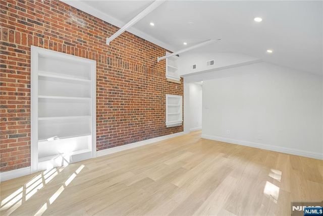 390 Harland Avenue, Haworth, NJ 07641