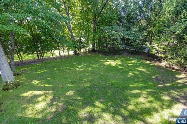 390 Harland Avenue, Haworth, NJ 07641