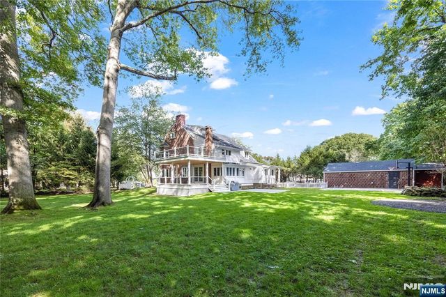 390 Harland Avenue, Haworth, NJ 07641