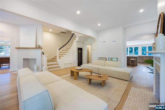 390 Harland Avenue, Haworth, NJ 07641