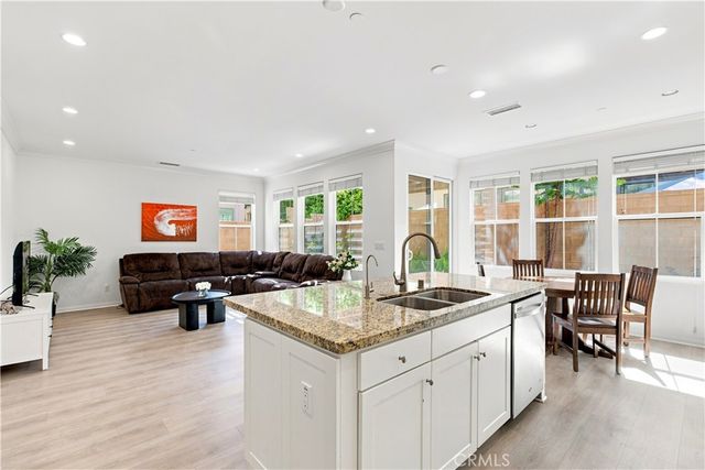 73 Wildvine, Irvine, CA 92620