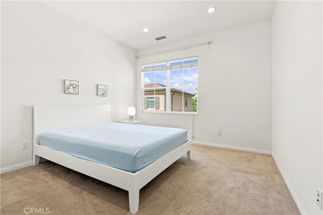 73 Wildvine, Irvine, CA 92620