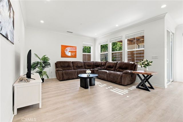 73 Wildvine, Irvine, CA 92620