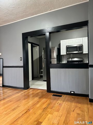 302 Dover Street, Bridgeport, CT 06610