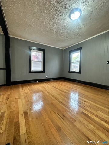 302 Dover Street, Bridgeport, CT 06610