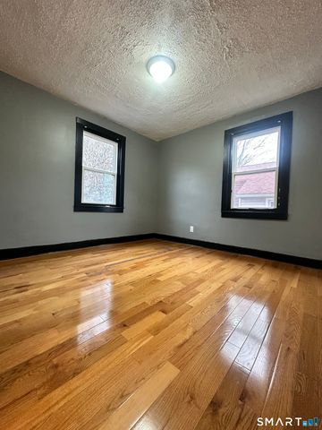 302 Dover Street, Bridgeport, CT 06610
