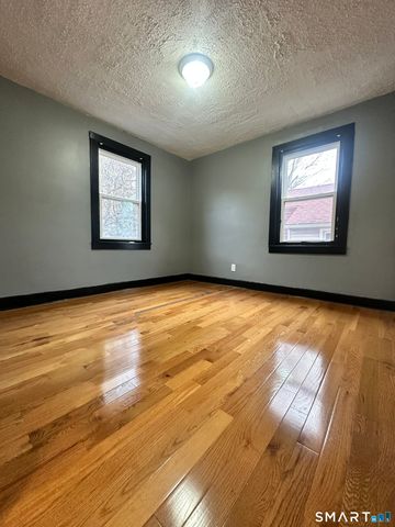 302 Dover Street, Bridgeport, CT 06610