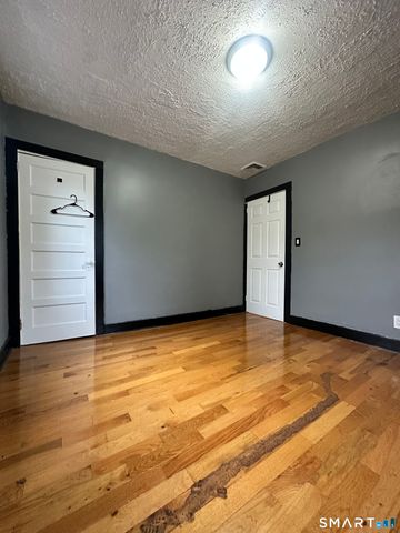 302 Dover Street, Bridgeport, CT 06610