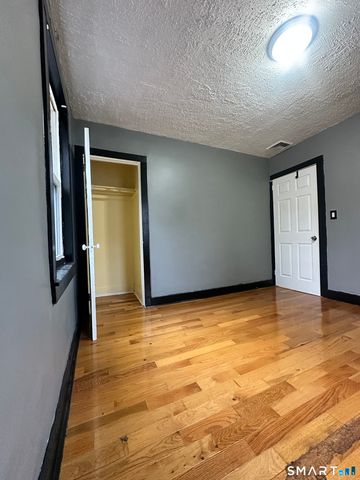 302 Dover Street, Bridgeport, CT 06610