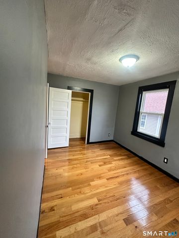 302 Dover Street, Bridgeport, CT 06610