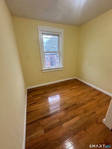 302 Dover Street, Bridgeport, CT 06610