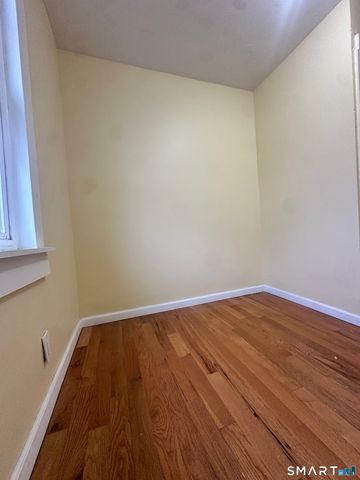 302 Dover Street, Bridgeport, CT 06610