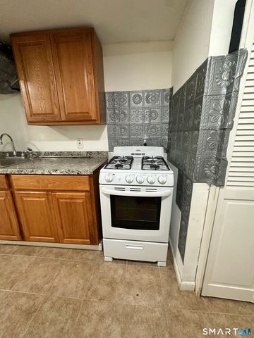 302 Dover Street, Bridgeport, CT 06610