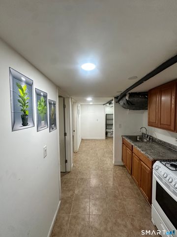 302 Dover Street, Bridgeport, CT 06610